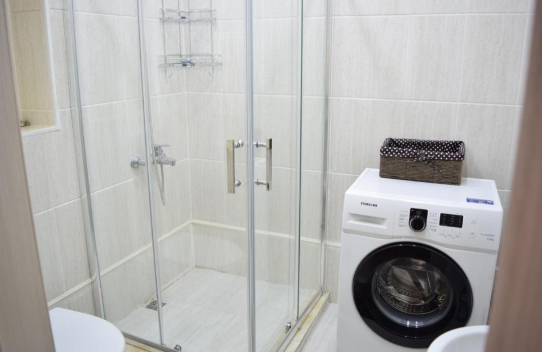 White Apartment With Panoramic View In The Center 比什凯克 外观 照片
